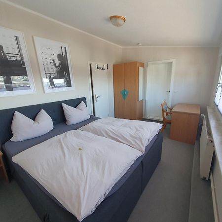 Neumuehler Hof- Ferienwohnung "Thomas" 3 Zimmer,3 Baeder Mit Dusche, Kostenfreie Parkplaetze Vor Dem Haus Шверин Экстерьер фото
