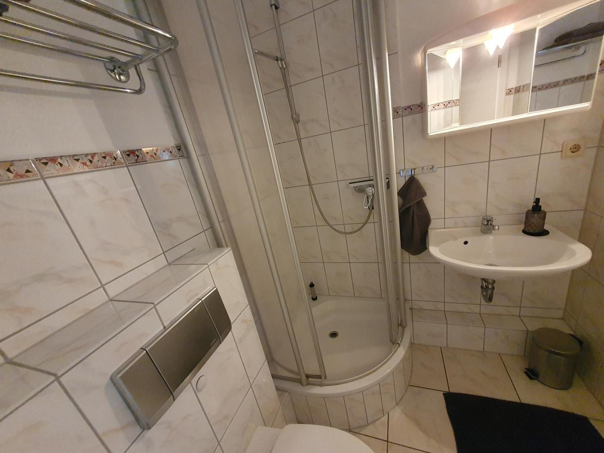Neumuehler Hof- Ferienwohnung "Thomas" 3 Zimmer,3 Baeder Mit Dusche, Kostenfreie Parkplaetze Vor Dem Haus Шверин Экстерьер фото