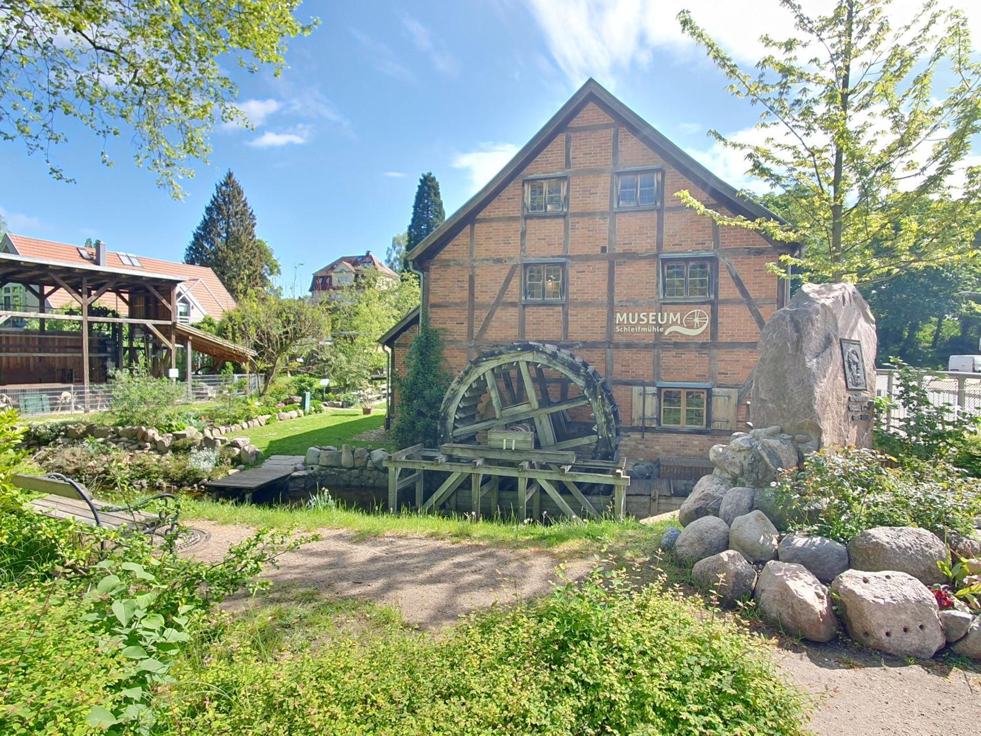 Neumuehler Hof- Ferienwohnung "Thomas" 3 Zimmer,3 Baeder Mit Dusche, Kostenfreie Parkplaetze Vor Dem Haus Шверин Экстерьер фото